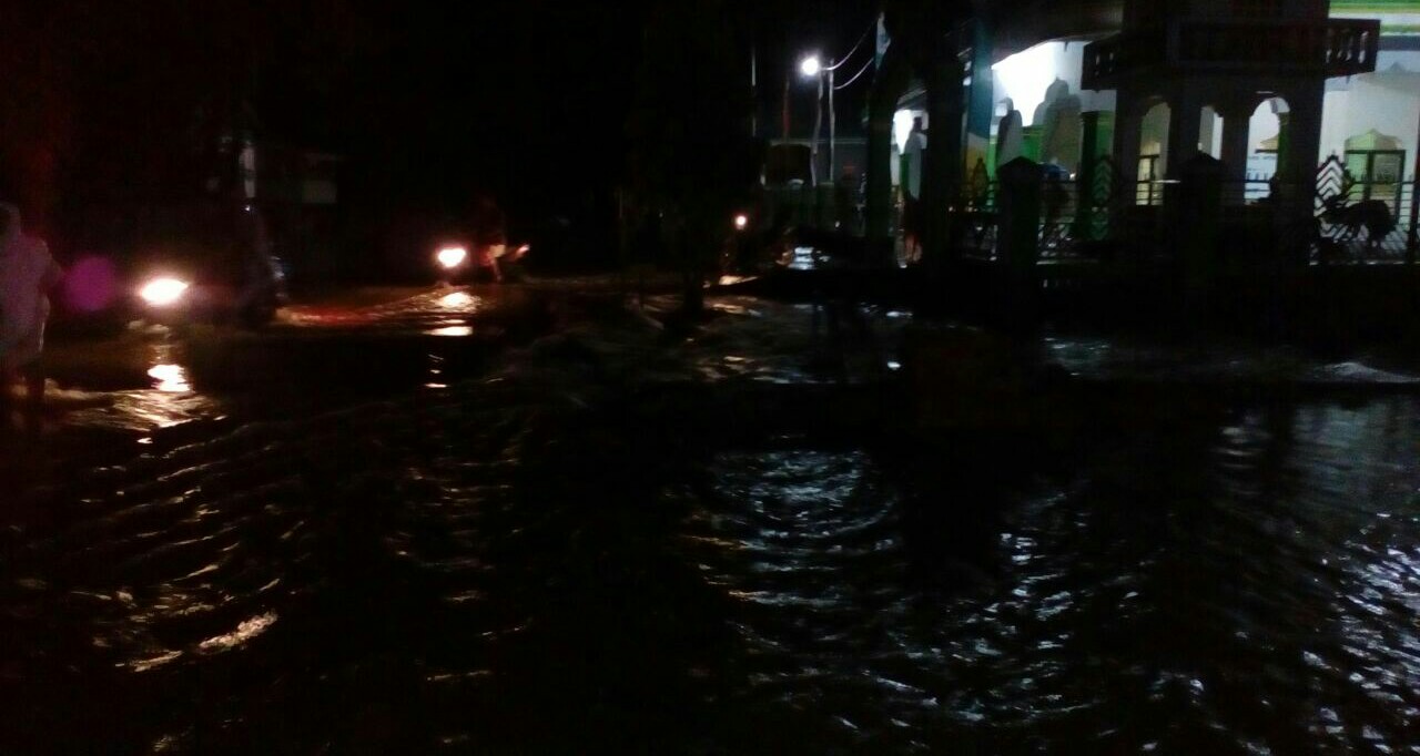 Setelah Dusun Bakke, Giliran 100 Rumah Di Kaca Terendam Banjir