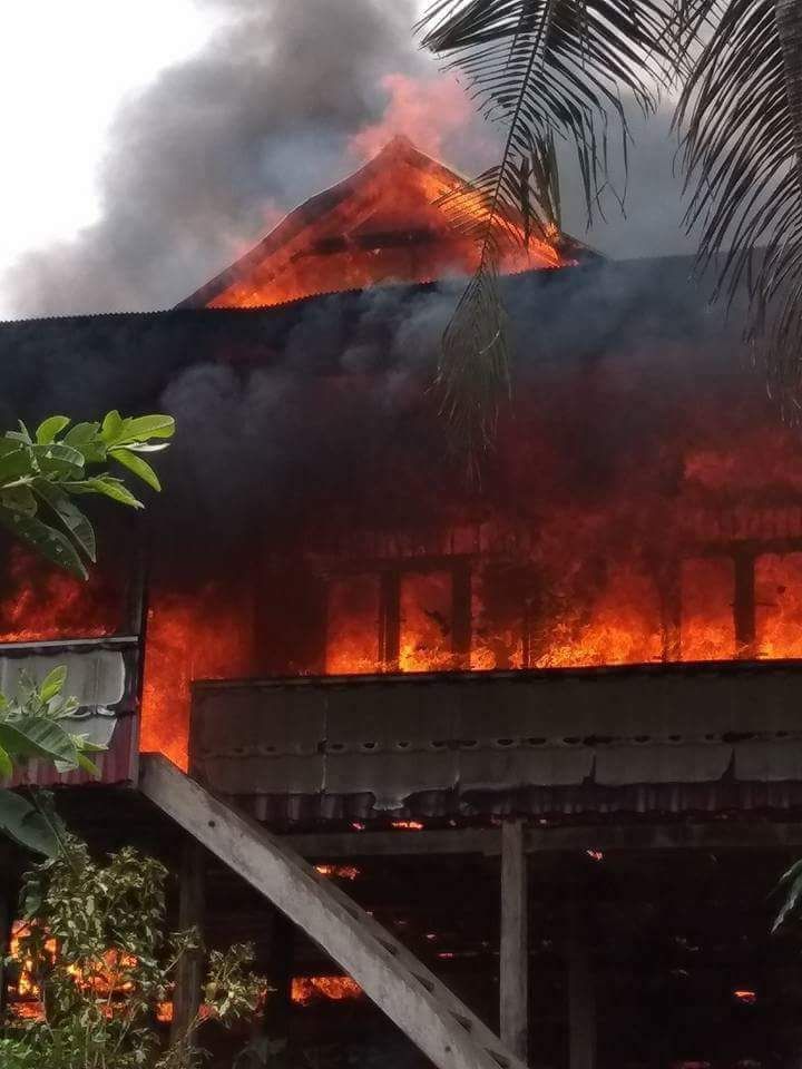Lagi, Sebuah Rumah Panggung Di Soppeng Ludes Terbakar