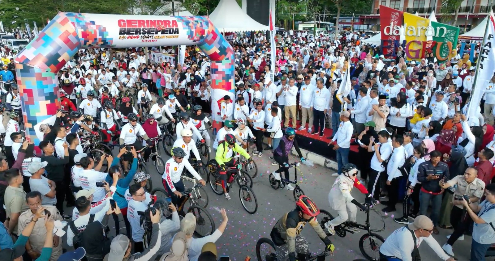 Prabowo Subianto Apresiasi Kader Berbagi Kebahagiaan di HUT ke 15 Partai Gerindra