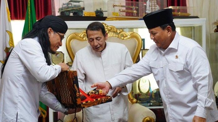 Silaturahmi ke Kediaman Habib Luthfi, Prabowo Ungkap Keinginan untuk Perbaiki Monumen Bersejarah